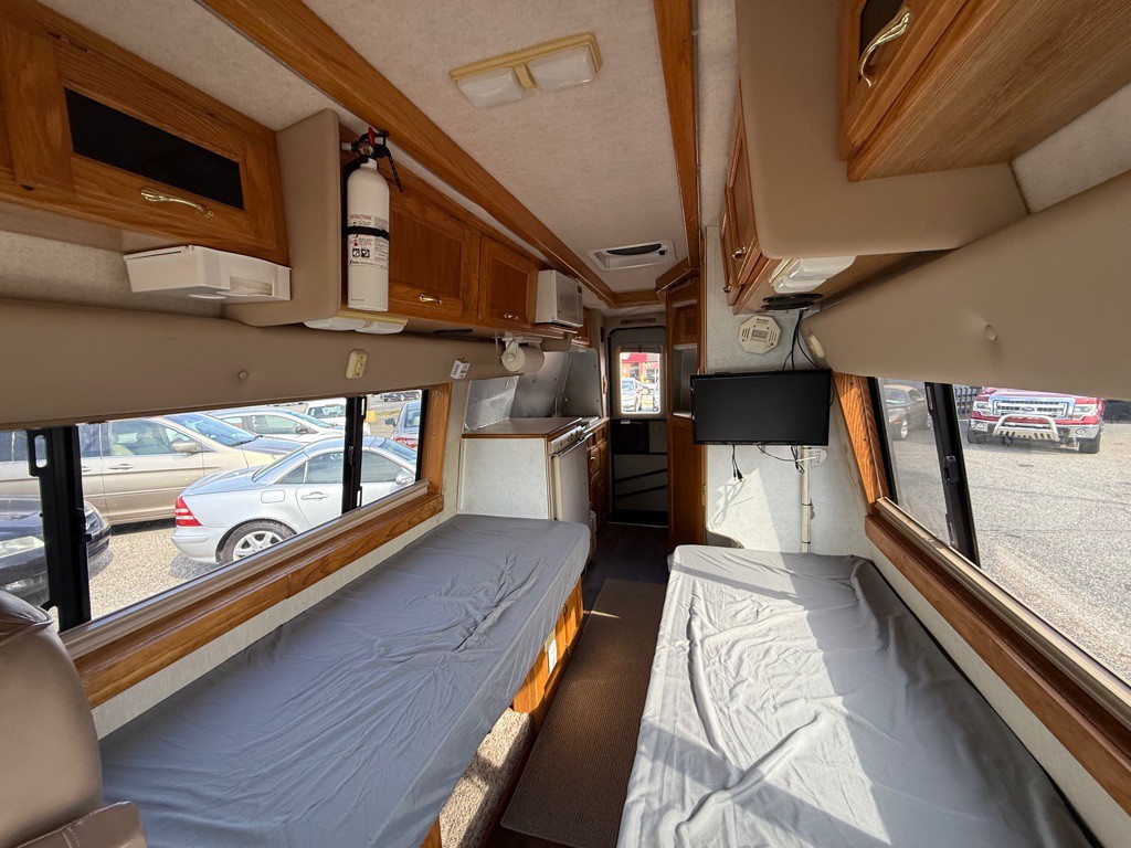 2000 Dodge Ram Van Image 10