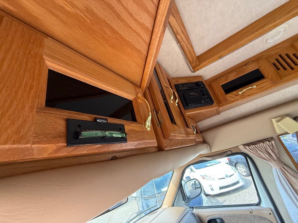2000 Dodge Ram Van Image 11
