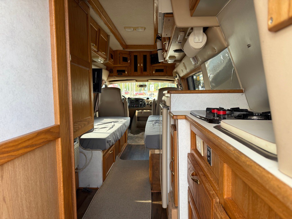 2000 Dodge Ram Van Image 15