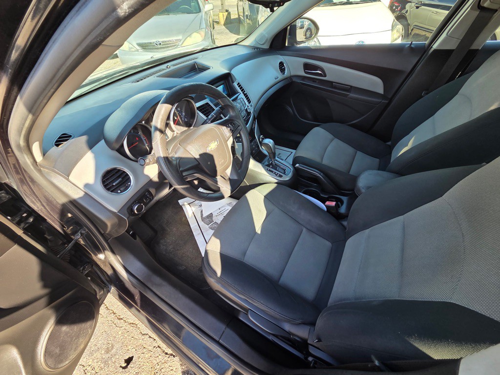 2012 Chevrolet Cruze Image 10