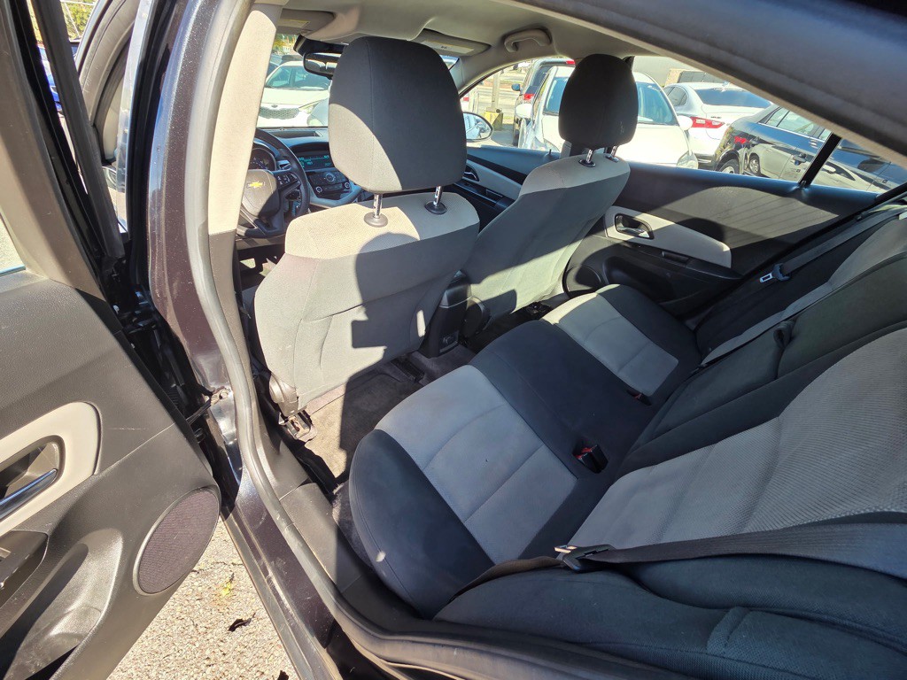 2012 Chevrolet Cruze Image 17