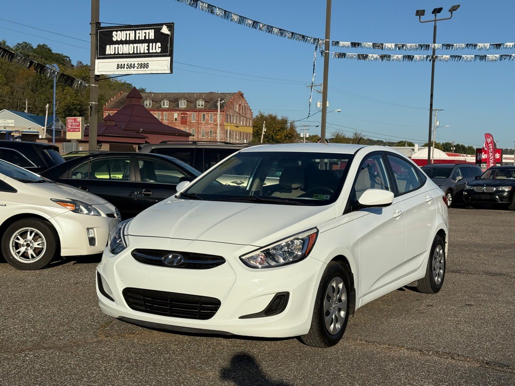 2016 Hyundai Accent Image 3