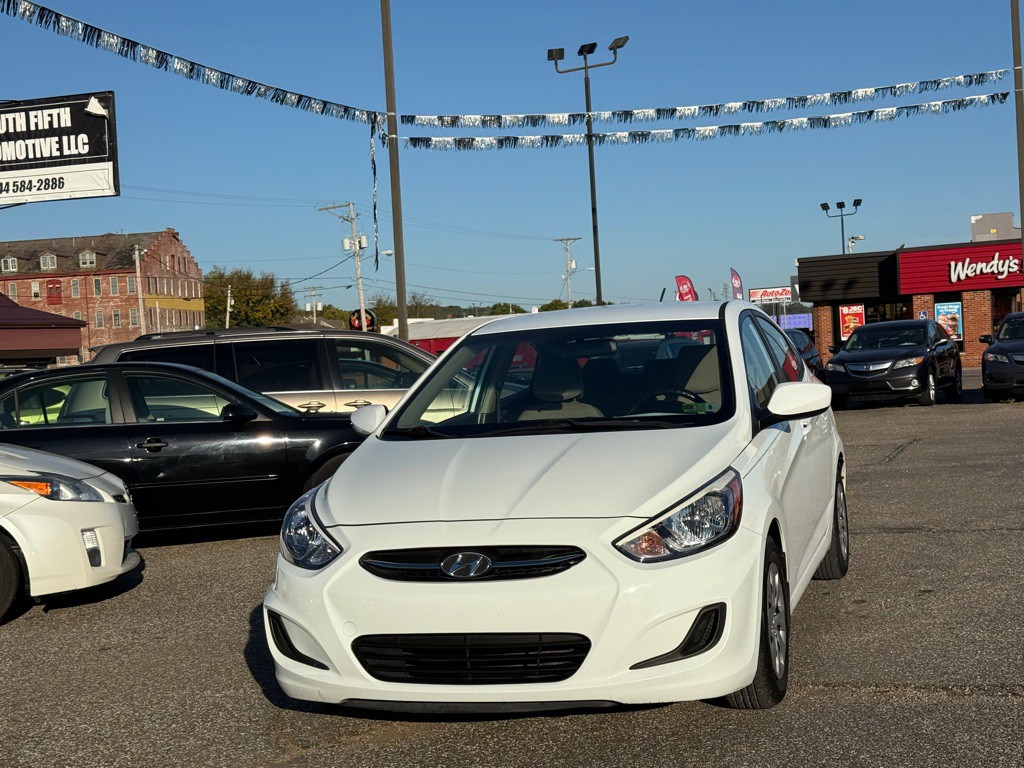 2016 Hyundai Accent Image 4