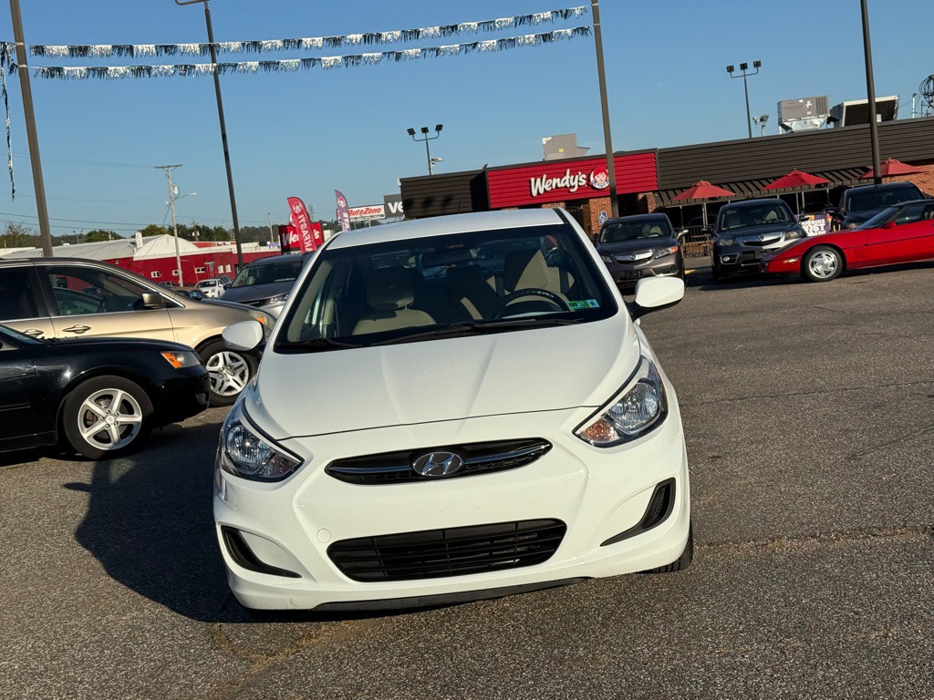 2016 Hyundai Accent Image 5
