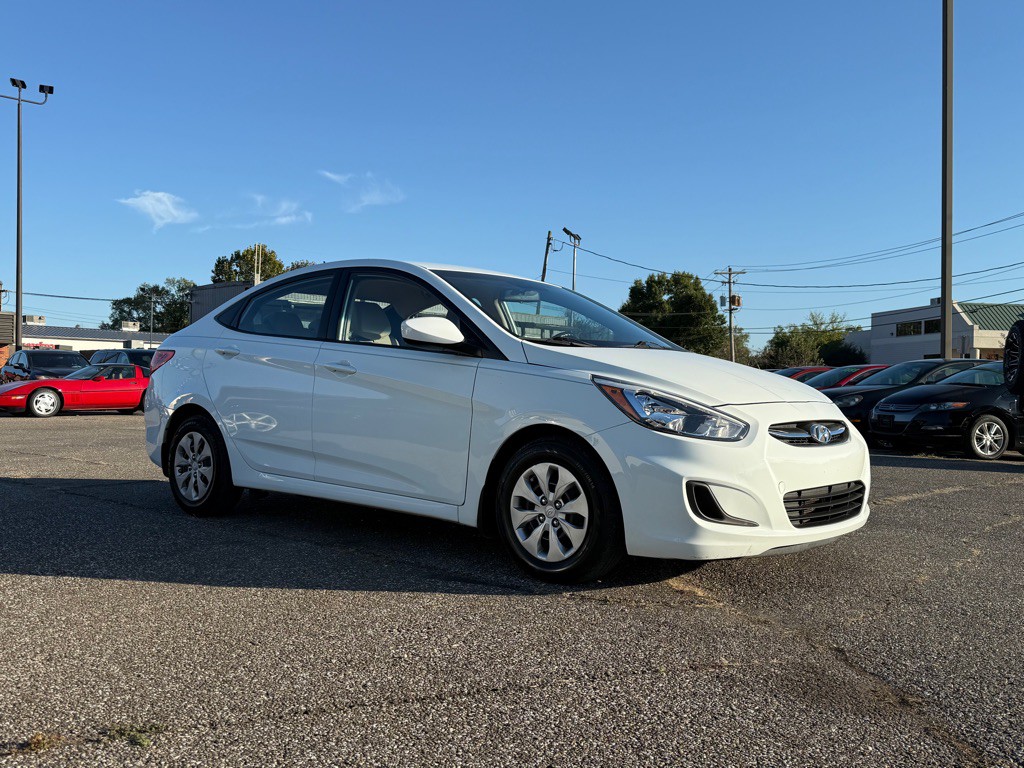 2016 Hyundai Accent Image 6