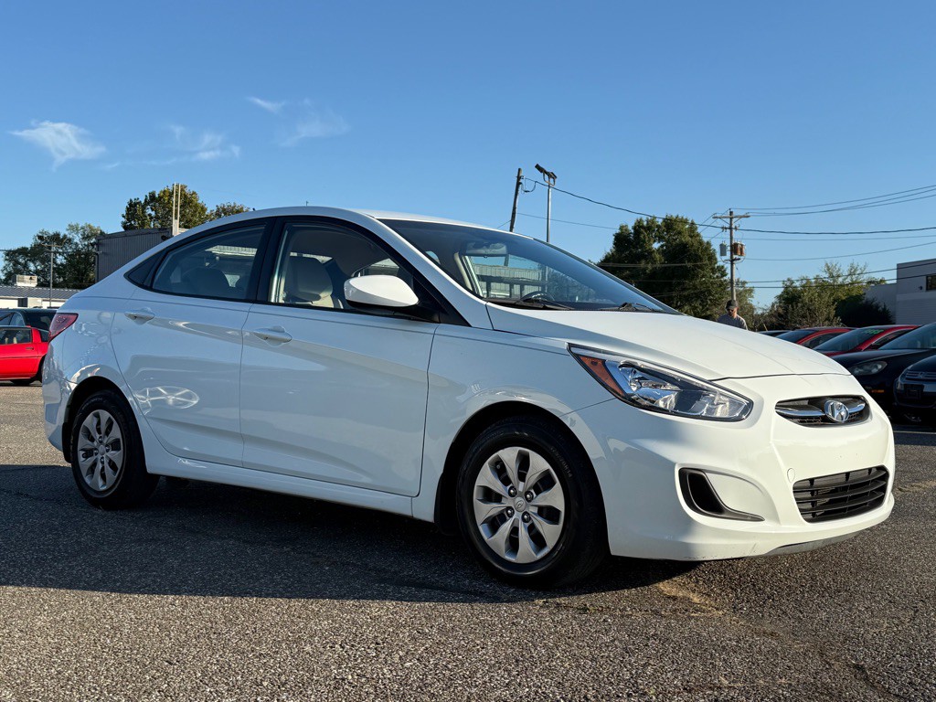 2016 Hyundai Accent Image 7