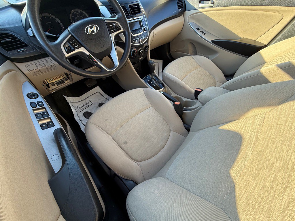 2016 Hyundai Accent Image 15