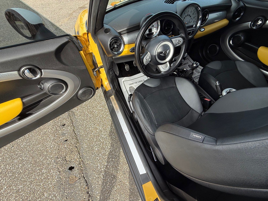 2007 MINI Cooper Image 14