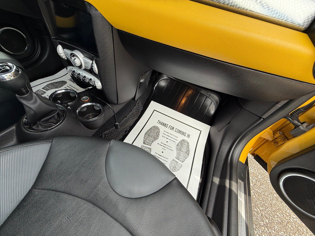 2007 MINI Cooper Image 23