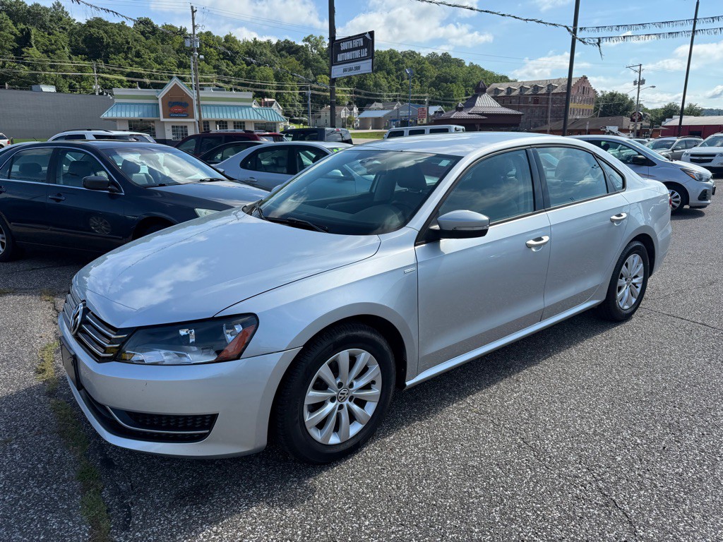 2015 Volkswagen Passat Image 2