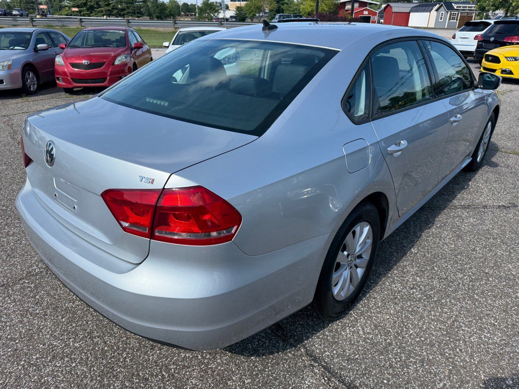 2015 Volkswagen Passat Image 7