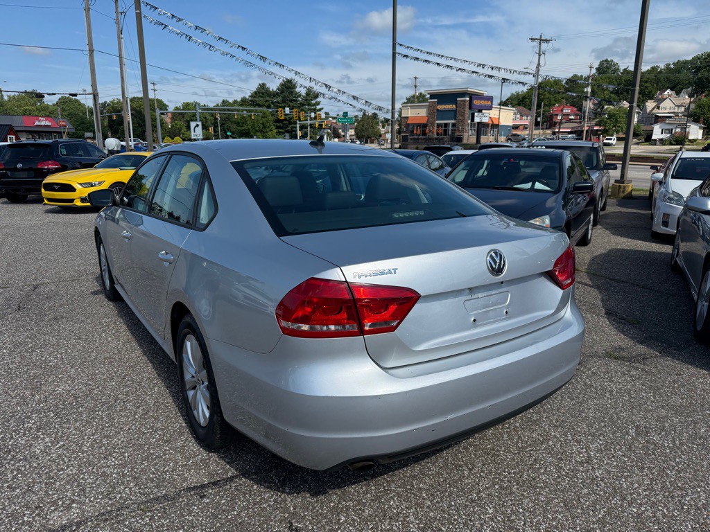 2015 Volkswagen Passat Image 10