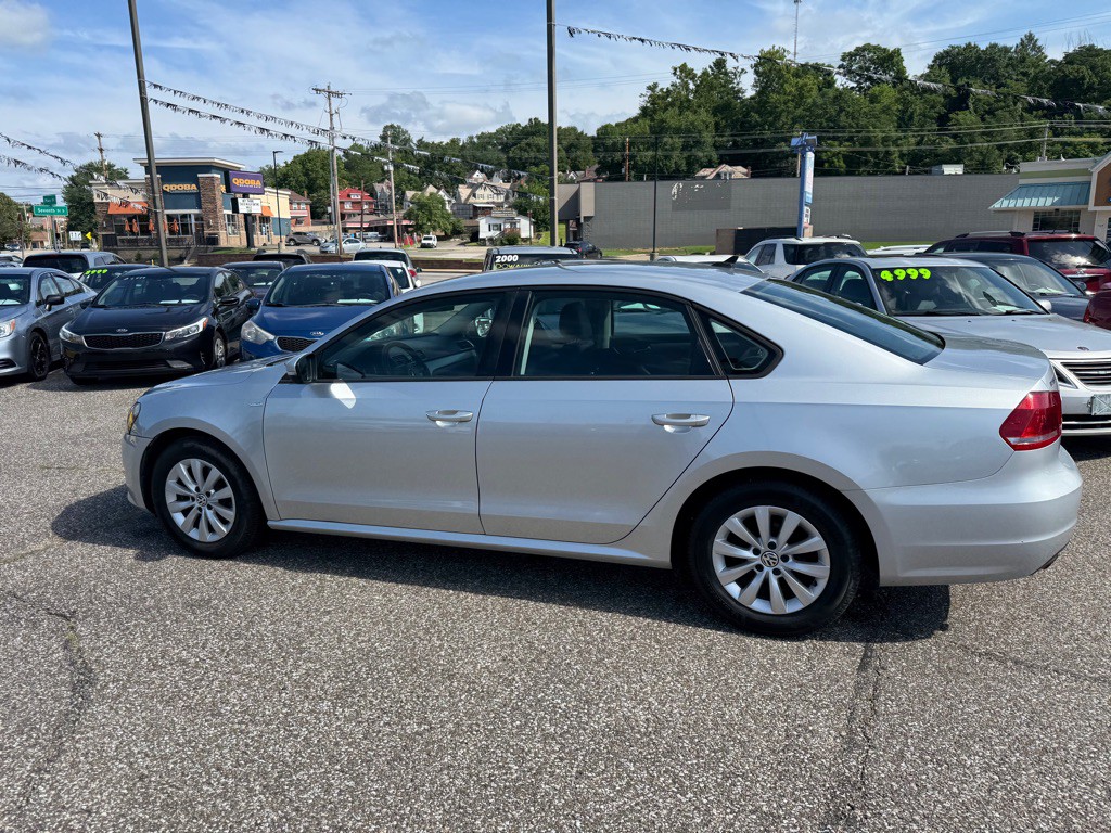 2015 Volkswagen Passat Image 12