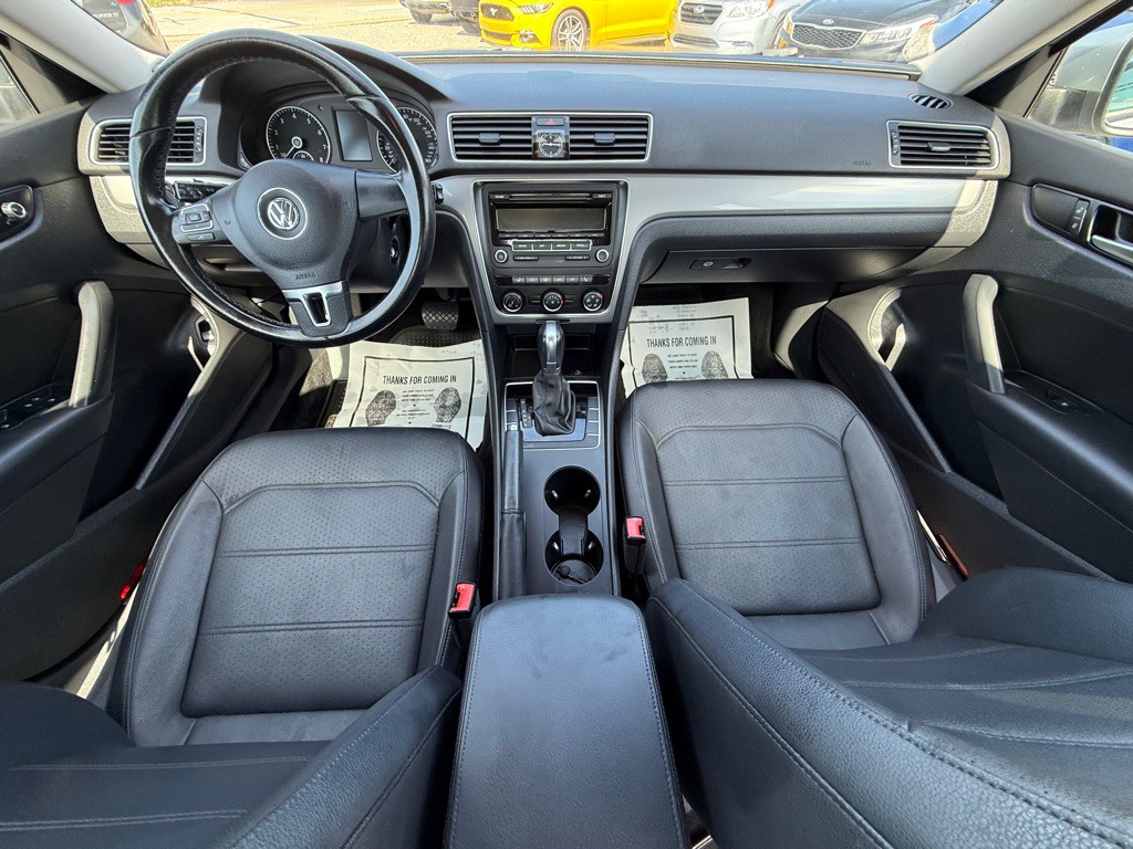 2015 Volkswagen Passat Image 21