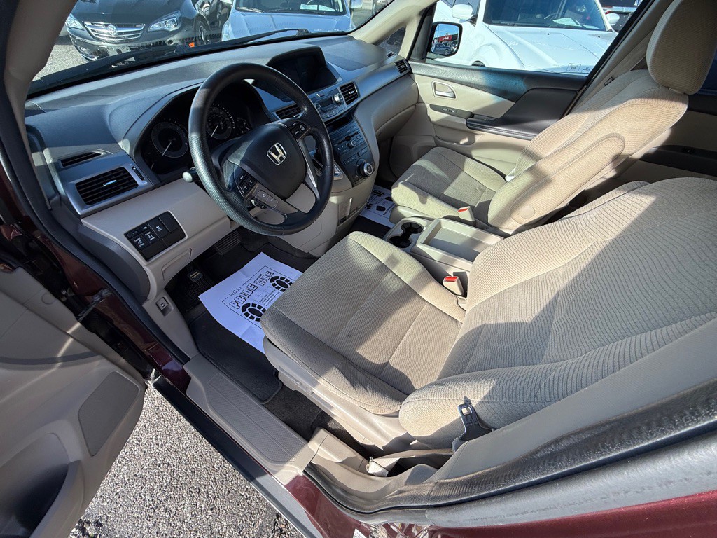 2012 Honda Odyssey Image 13