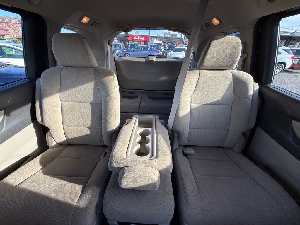 2012 Honda Odyssey Image 15