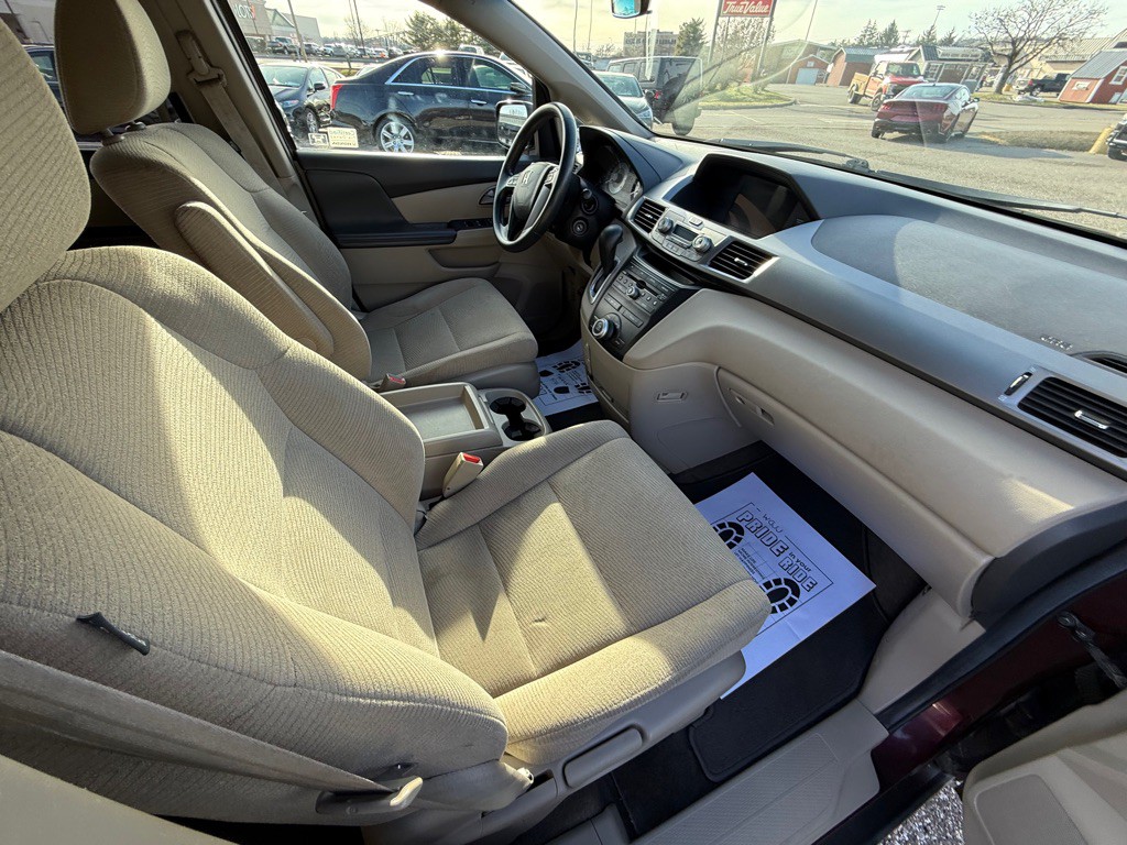2012 Honda Odyssey Image 16