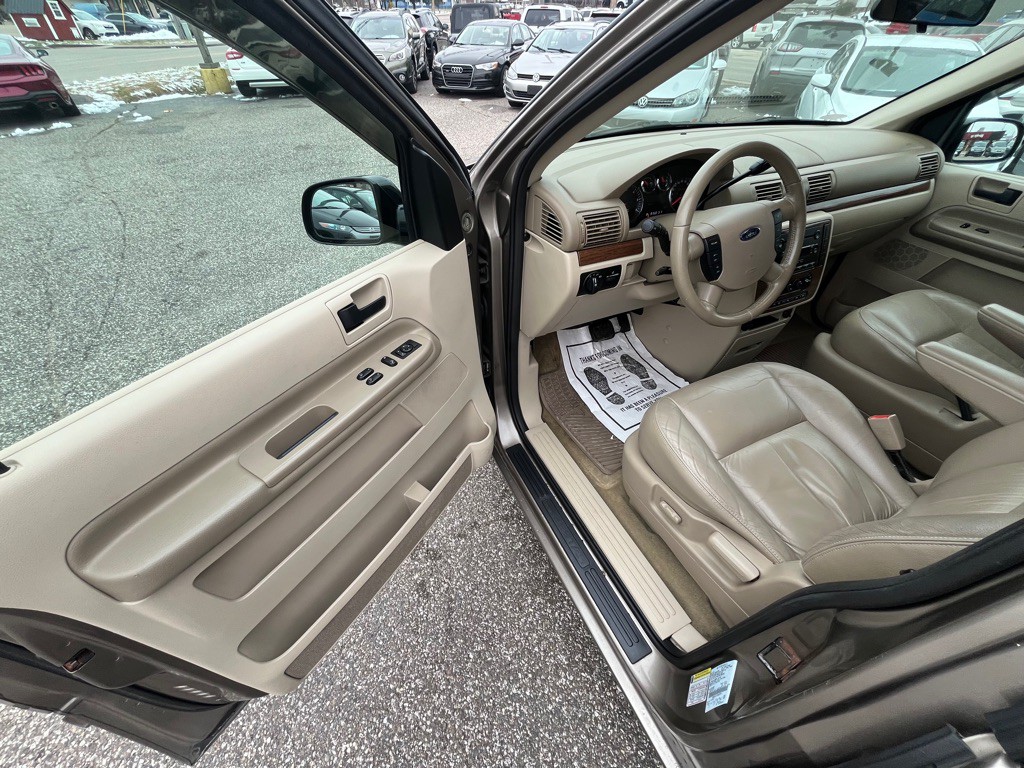 2005 Ford Freestar Image 10