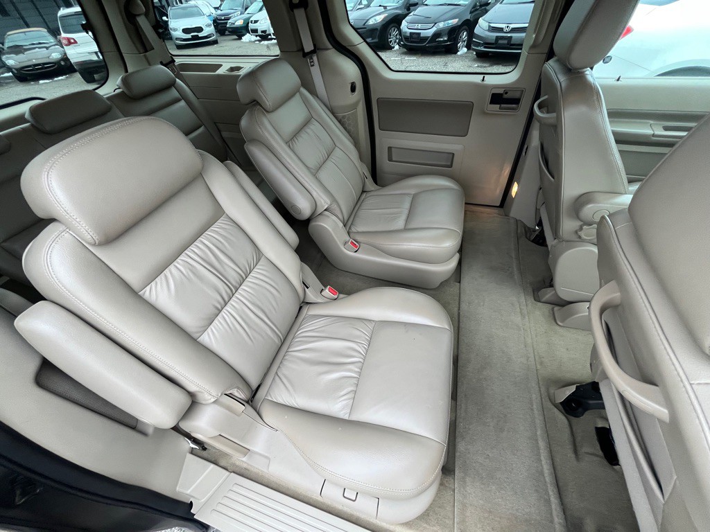 2005 Ford Freestar Image 11