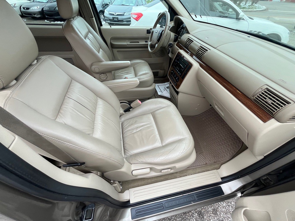2005 Ford Freestar Image 13