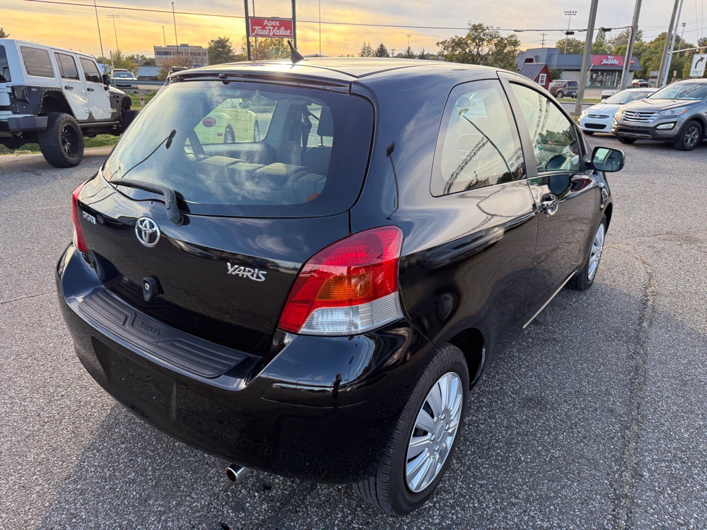 2010 Toyota Yaris Image 7