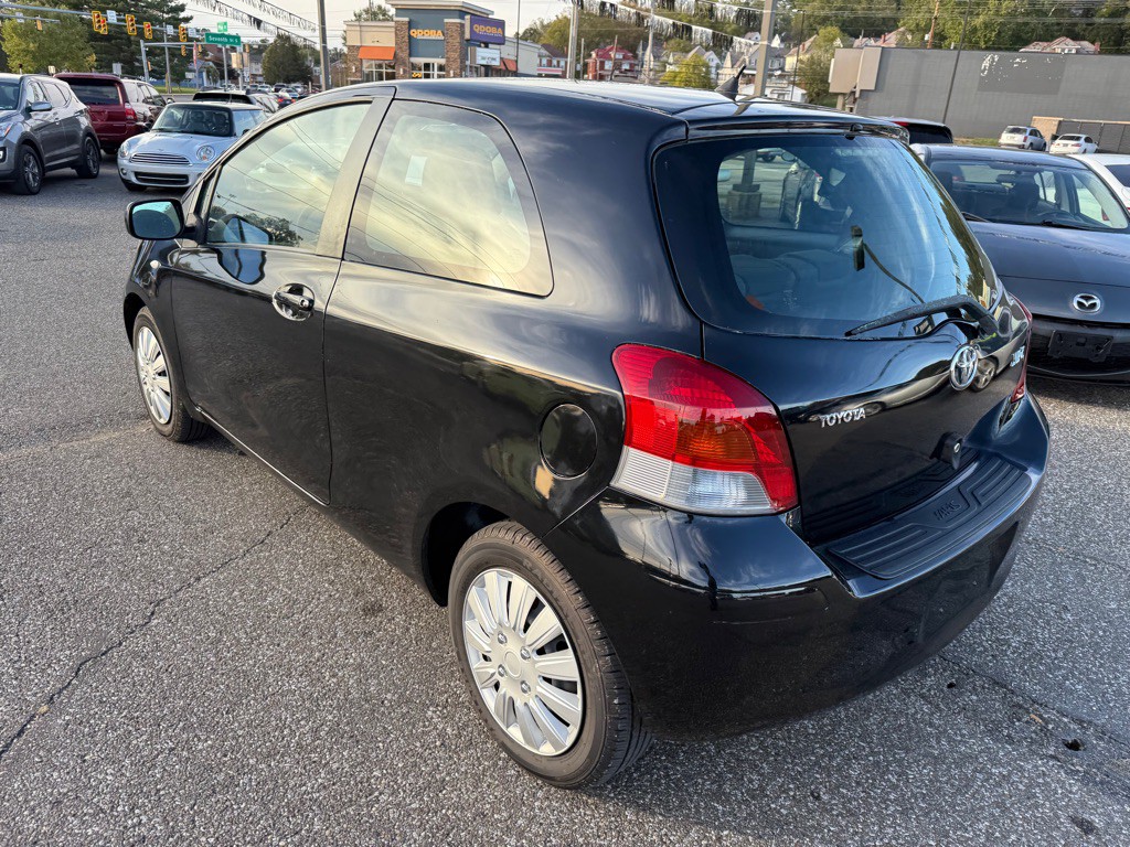 2010 Toyota Yaris Image 10