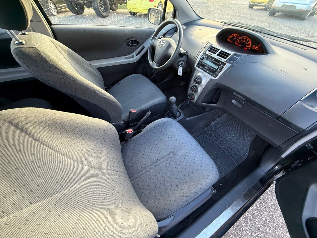 2010 Toyota Yaris Image 15