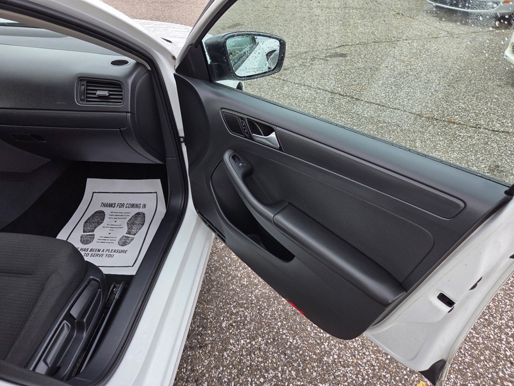 2015 Volkswagen Jetta Image 14
