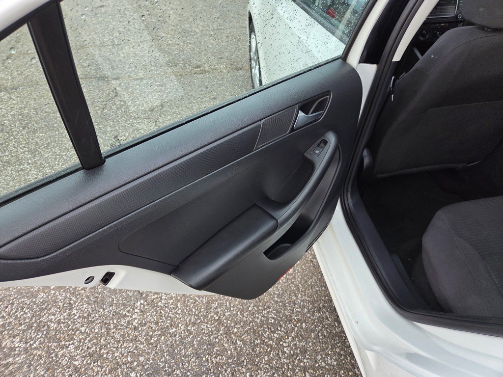 2015 Volkswagen Jetta Image 18