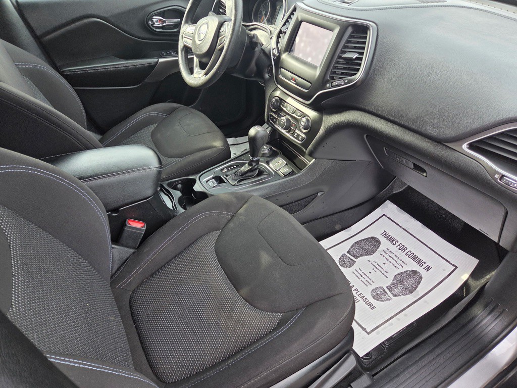 2019 Jeep Cherokee Image 12