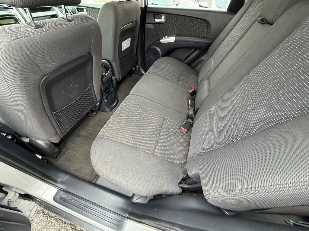 2005 Kia Sportage Image 17