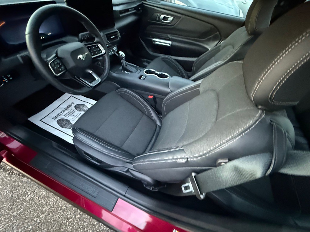 2025 Ford Mustang Image 11