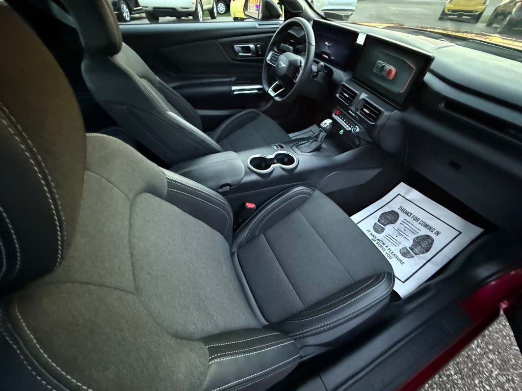 2025 Ford Mustang Image 14