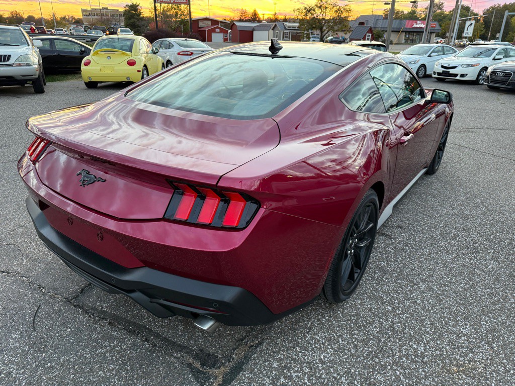2025 Ford Mustang Image 17