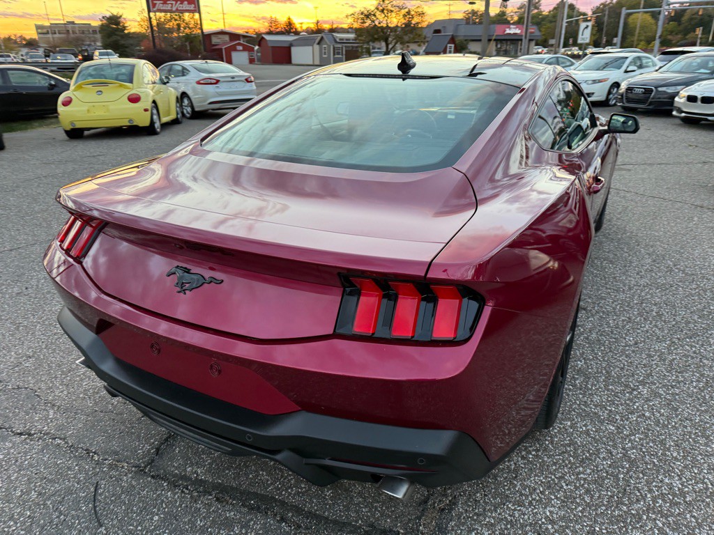 2025 Ford Mustang Image 18