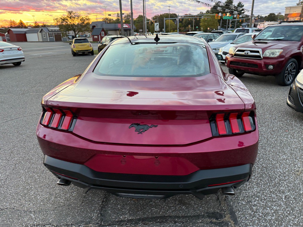 2025 Ford Mustang Image 19