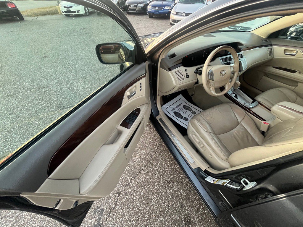 2009 Toyota Avalon Image 10