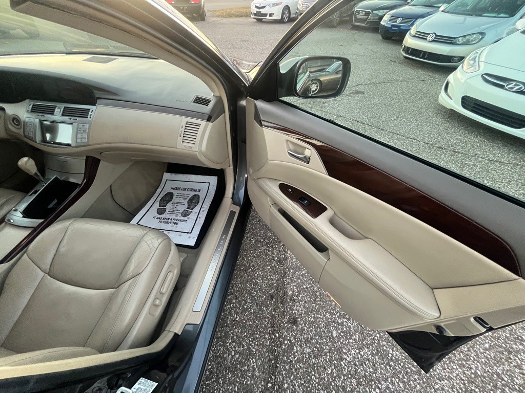 2009 Toyota Avalon Image 17