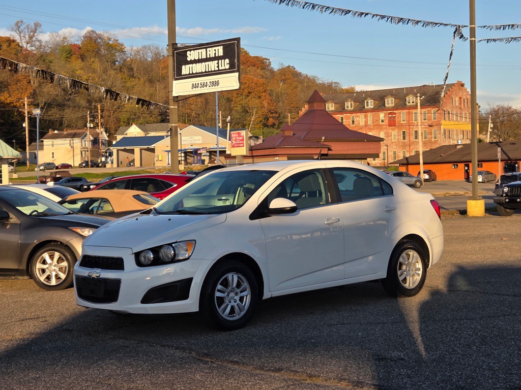 2014 Chevrolet Sonic Image 1