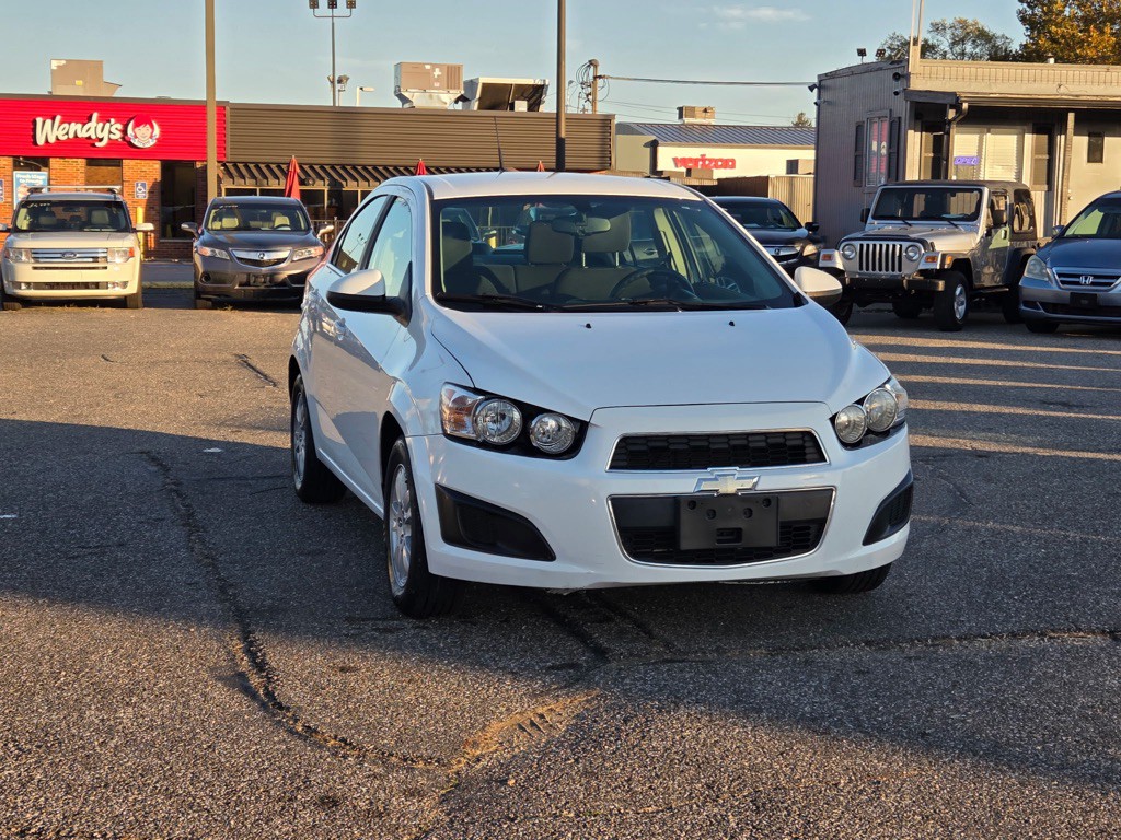2014 Chevrolet Sonic Image 4