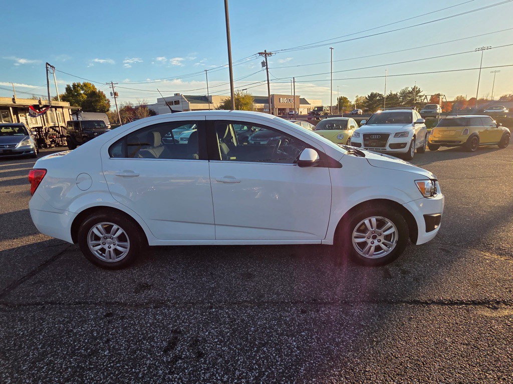 2014 Chevrolet Sonic Image 6