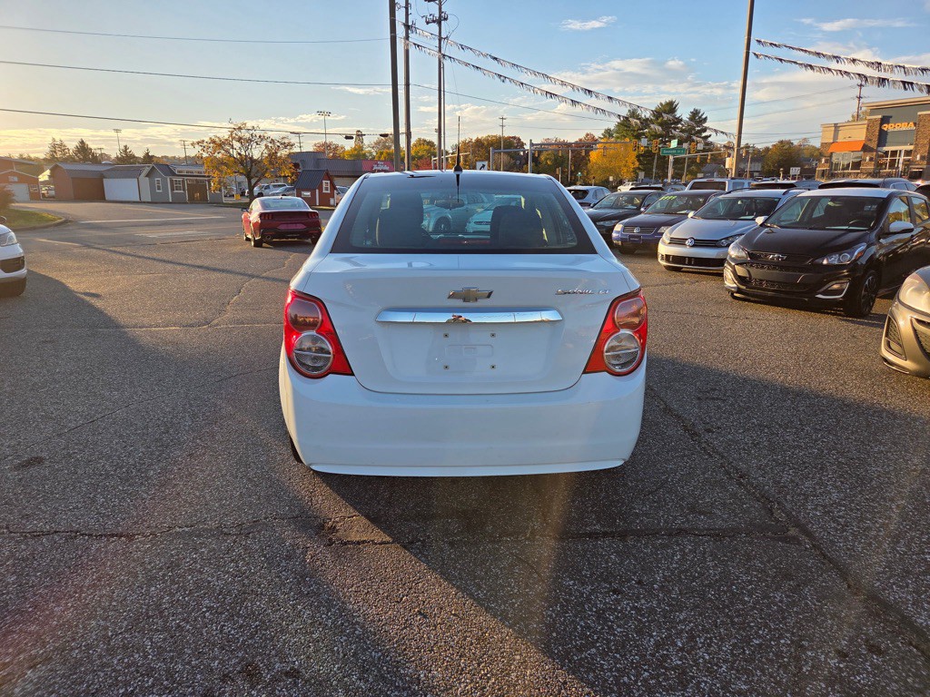 2014 Chevrolet Sonic Image 8