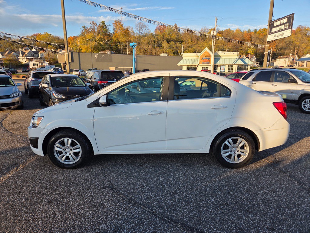 2014 Chevrolet Sonic Image 10