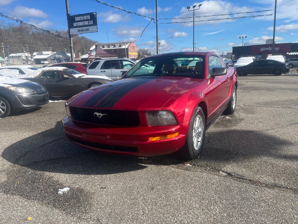 2007 Ford Mustang Image 2