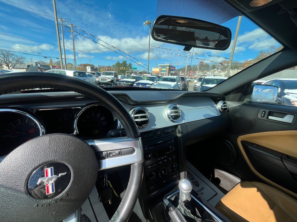 2007 Ford Mustang Image 12