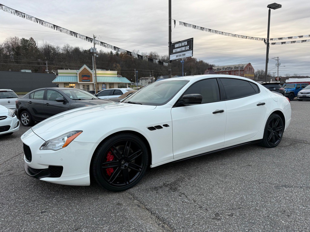 2014 Maserati Quattroporte Image 1
