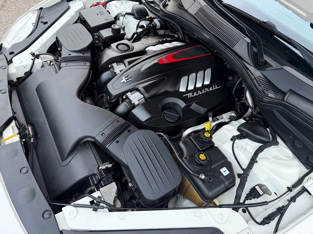 2014 Maserati Quattroporte Image 22