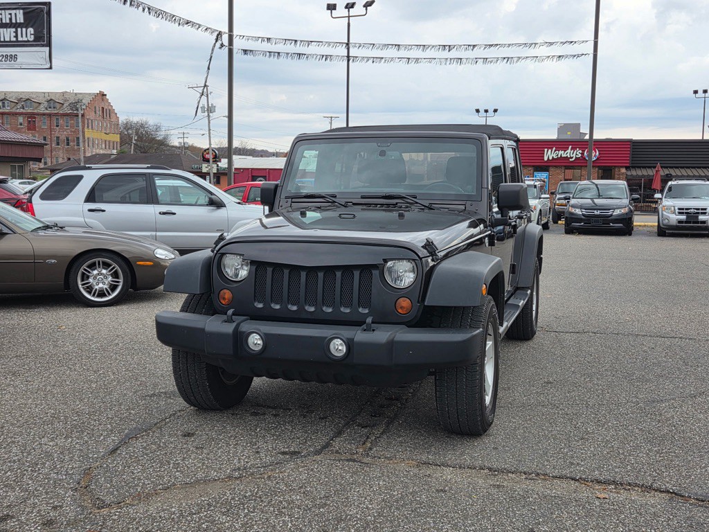2013 Jeep Wrangler Unlimited Image 2