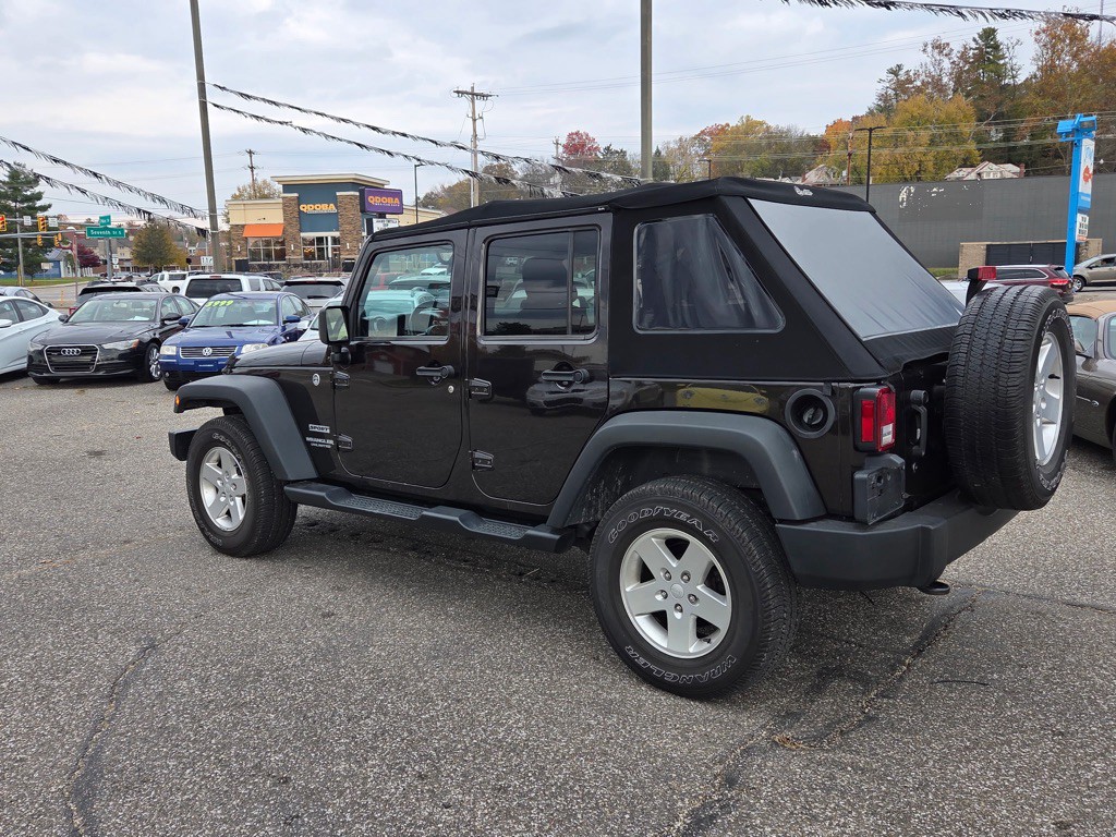 2013 Jeep Wrangler Unlimited Image 9