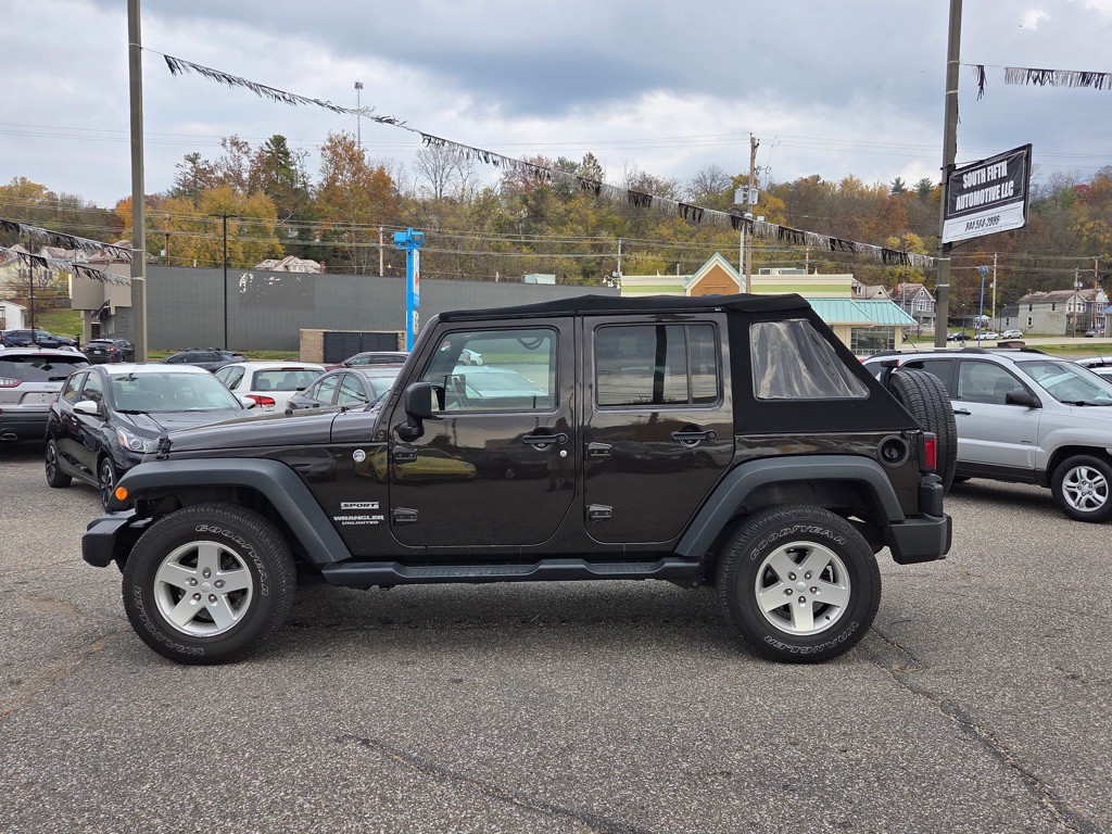 2013 Jeep Wrangler Unlimited Image 10